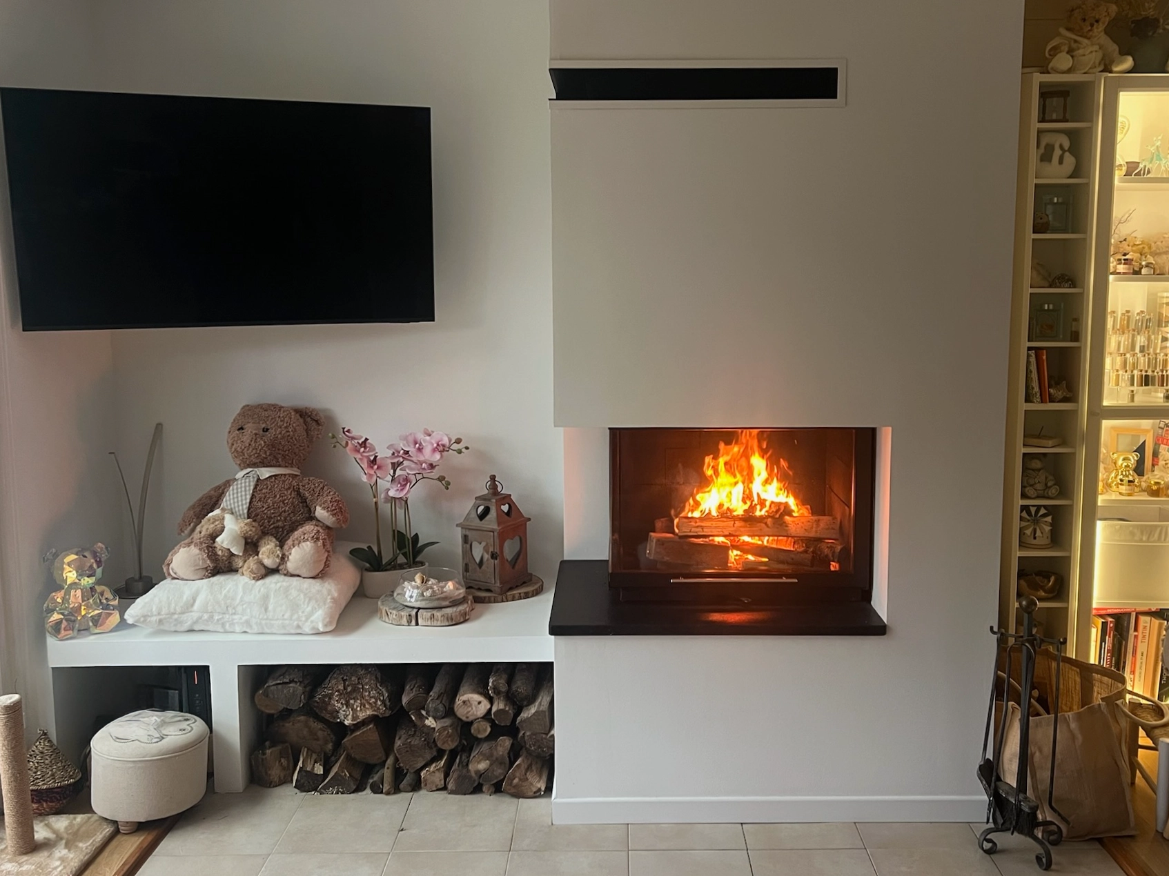 Cheminée Totem Fire Latéral 800 dans une habitation à Villerville