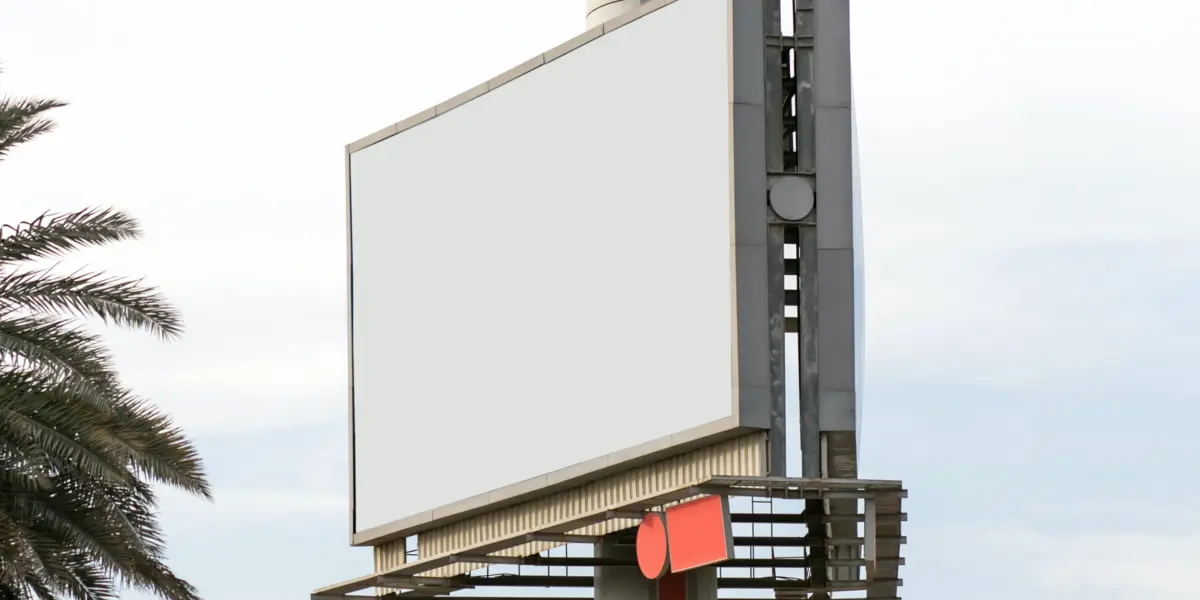 Quels sont les avantages et inconvénients d'une campagne publicitaire avec des supports imprimés ?